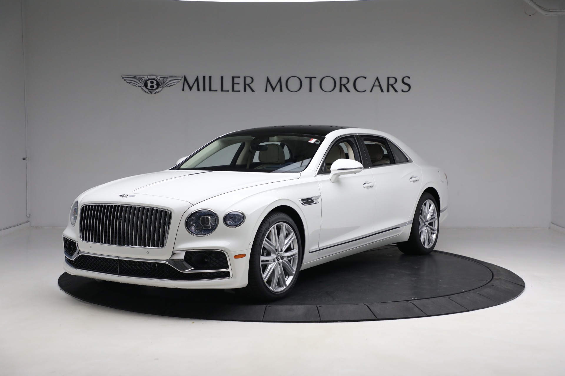 New 2023 Bentley Flying Spur Hybrid for sale $244,610 at Alfa Romeo of Greenwich in Greenwich CT 06830 1