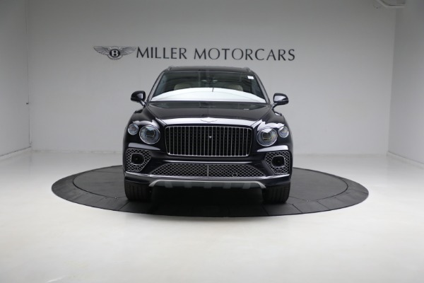 Used 2023 Bentley Bentayga EWB Azure for sale $219,900 at Alfa Romeo of Greenwich in Greenwich CT 06830 15