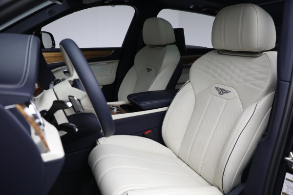 Used 2023 Bentley Bentayga EWB Azure for sale $219,900 at Alfa Romeo of Greenwich in Greenwich CT 06830 21