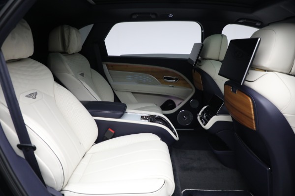 Used 2023 Bentley Bentayga EWB Azure for sale $219,900 at Alfa Romeo of Greenwich in Greenwich CT 06830 28