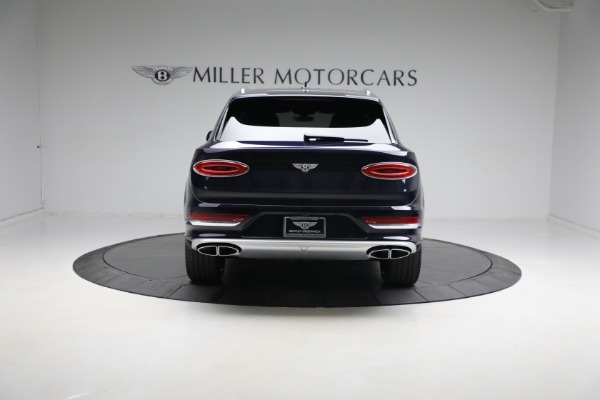 Used 2023 Bentley Bentayga EWB Azure for sale $179,900 at Alfa Romeo of Greenwich in Greenwich CT 06830 8