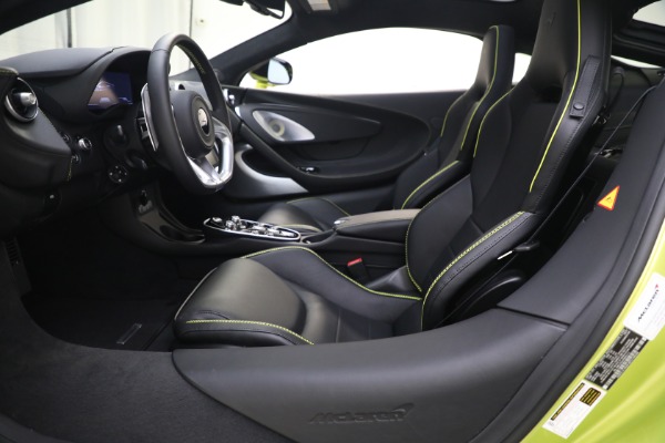 New 2023 McLaren GT Luxe for sale $234,030 at Alfa Romeo of Greenwich in Greenwich CT 06830 24