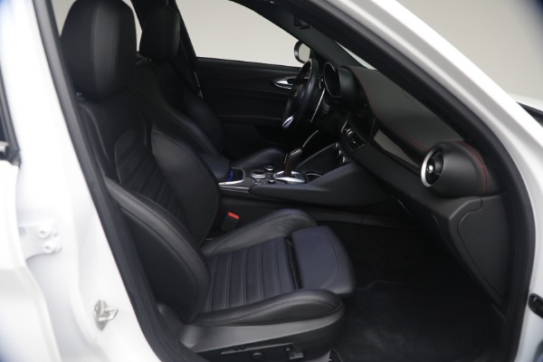 Used 2023 Alfa Romeo Giulia Estrema for sale $32,900 at Alfa Romeo of Greenwich in Greenwich CT 06830 13