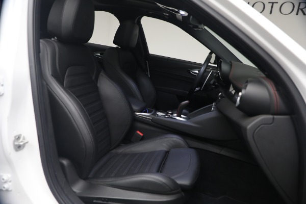 Used 2023 Alfa Romeo Giulia Estrema for sale $32,900 at Alfa Romeo of Greenwich in Greenwich CT 06830 15