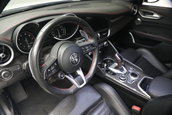 Used 2023 Alfa Romeo Giulia Estrema for sale $32,900 at Alfa Romeo of Greenwich in Greenwich CT 06830 21