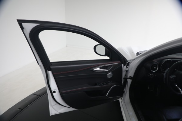 Used 2023 Alfa Romeo Giulia Estrema for sale $32,900 at Alfa Romeo of Greenwich in Greenwich CT 06830 23