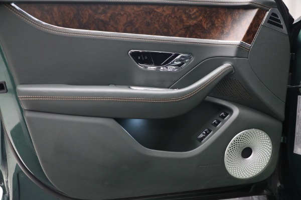 Used 2022 Bentley Flying Spur Hybrid for sale $214,900 at Alfa Romeo of Greenwich in Greenwich CT 06830 18