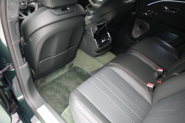 New 2022 Bentley Flying Spur Hybrid for sale $238,900 at Alfa Romeo of Greenwich in Greenwich CT 06830 23