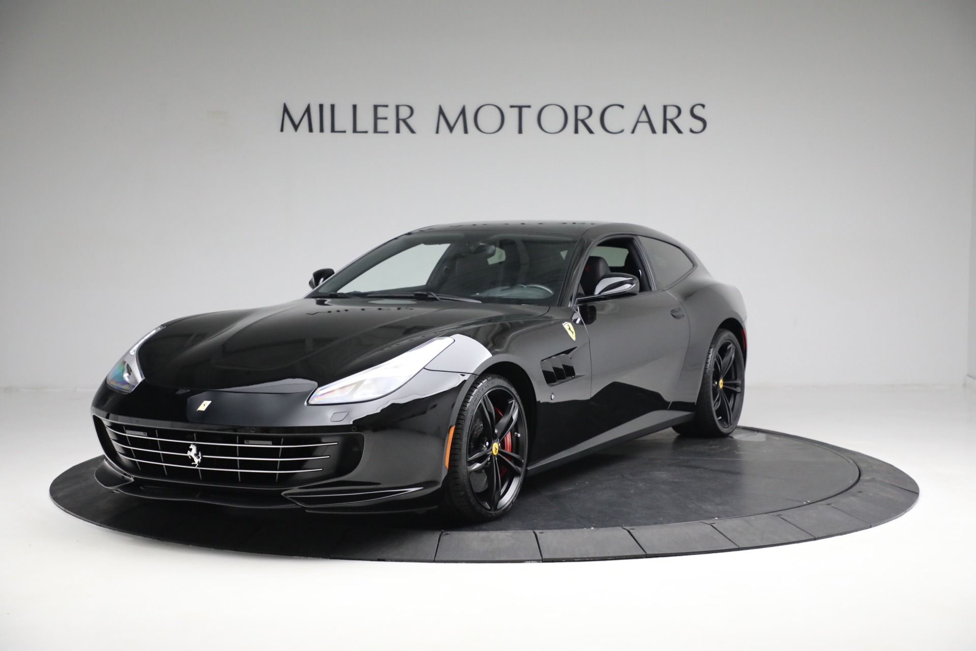 Used 2018 Ferrari GTC4Lusso for sale $227,900 at Alfa Romeo of Greenwich in Greenwich CT 06830 1