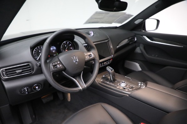 New 2023 Maserati Levante GT for sale $117,895 at Alfa Romeo of Greenwich in Greenwich CT 06830 13