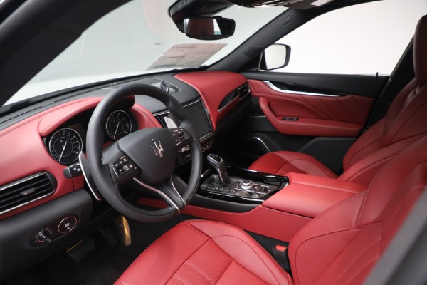 New 2023 Maserati Levante GT for sale $102,135 at Alfa Romeo of Greenwich in Greenwich CT 06830 13