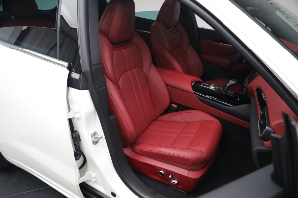 New 2023 Maserati Levante GT for sale $102,135 at Alfa Romeo of Greenwich in Greenwich CT 06830 19
