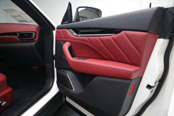 New 2023 Maserati Levante GT for sale $102,135 at Alfa Romeo of Greenwich in Greenwich CT 06830 20