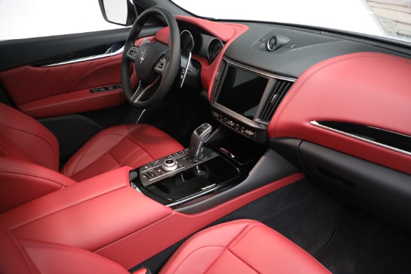 New 2023 Maserati Levante GT for sale $102,135 at Alfa Romeo of Greenwich in Greenwich CT 06830 21
