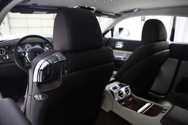 Used 2014 Rolls-Royce Wraith for sale $158,900 at Alfa Romeo of Greenwich in Greenwich CT 06830 16