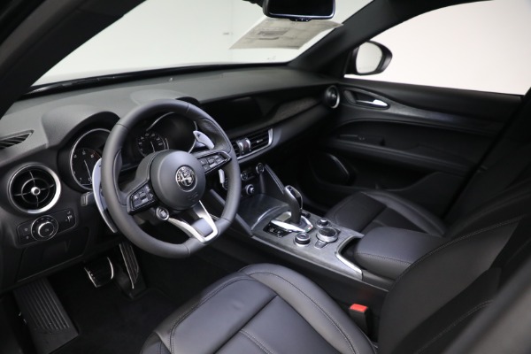 New 2023 Alfa Romeo Stelvio Sprint for sale $54,075 at Alfa Romeo of Greenwich in Greenwich CT 06830 13