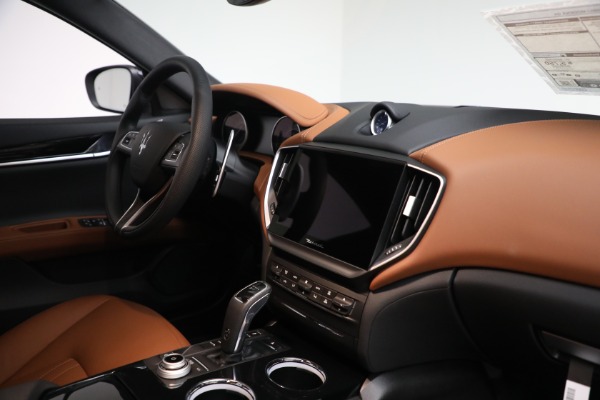 New 2023 Maserati Ghibli Modena Q4 for sale $103,455 at Alfa Romeo of Greenwich in Greenwich CT 06830 19