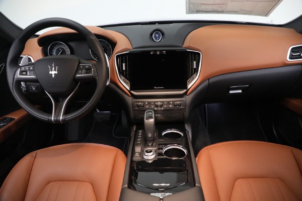 New 2023 Maserati Ghibli Modena Q4 for sale $99,095 at Alfa Romeo of Greenwich in Greenwich CT 06830 17
