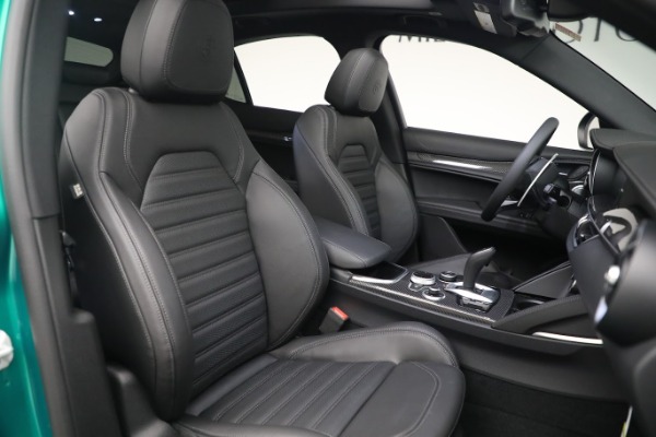New 2023 Alfa Romeo Stelvio Quadrifoglio for sale $87,460 at Alfa Romeo of Greenwich in Greenwich CT 06830 22