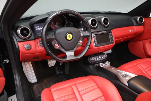 Used 2013 Ferrari California 30 for sale $134,900 at Alfa Romeo of Greenwich in Greenwich CT 06830 19