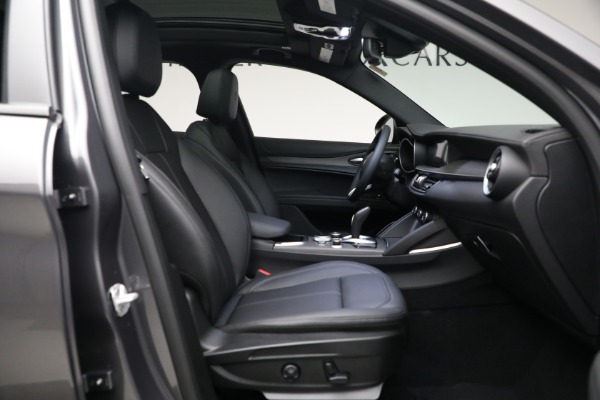 New 2023 Alfa Romeo Stelvio Ti for sale $55,550 at Alfa Romeo of Greenwich in Greenwich CT 06830 17
