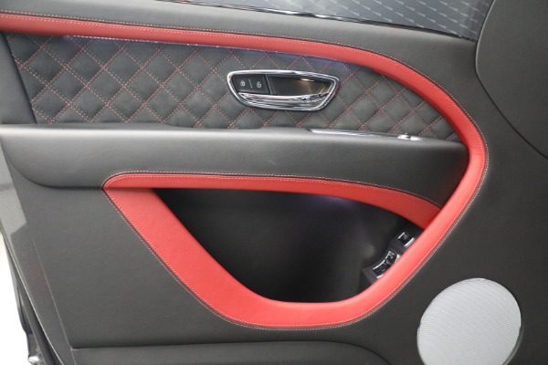 Used 2021 Bentley Bentayga Speed for sale $189,900 at Alfa Romeo of Greenwich in Greenwich CT 06830 17