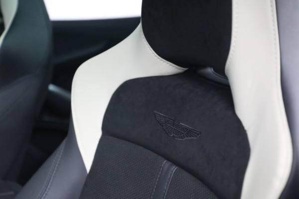 Used 2022 Aston Martin DBX for sale $164,900 at Alfa Romeo of Greenwich in Greenwich CT 06830 16