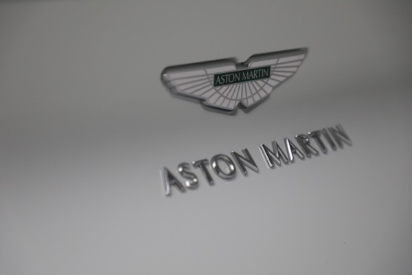 Used 2019 Aston Martin DB11 V8 for sale $134,900 at Alfa Romeo of Greenwich in Greenwich CT 06830 28