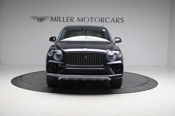 New 2023 Bentley Bentayga EWB V8 for sale $259,345 at Alfa Romeo of Greenwich in Greenwich CT 06830 13