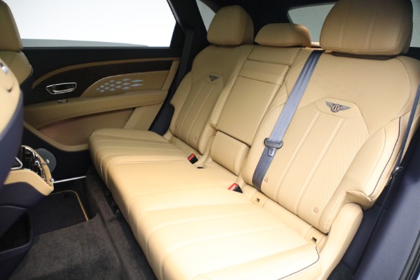 New 2023 Bentley Bentayga EWB V8 for sale $259,345 at Alfa Romeo of Greenwich in Greenwich CT 06830 26