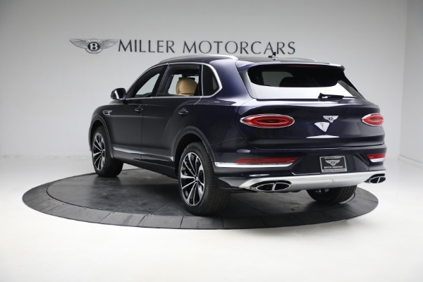New 2023 Bentley Bentayga EWB V8 for sale $259,345 at Alfa Romeo of Greenwich in Greenwich CT 06830 6