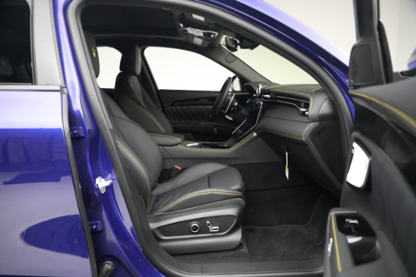 New 2023 Maserati Grecale Modena for sale $76,900 at Alfa Romeo of Greenwich in Greenwich CT 06830 14
