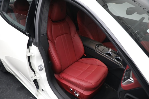 New 2023 Maserati Ghibli Modena Q4 for sale $111,055 at Alfa Romeo of Greenwich in Greenwich CT 06830 13