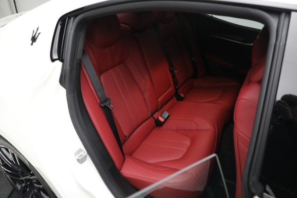 New 2023 Maserati Ghibli Modena Q4 for sale $111,055 at Alfa Romeo of Greenwich in Greenwich CT 06830 21