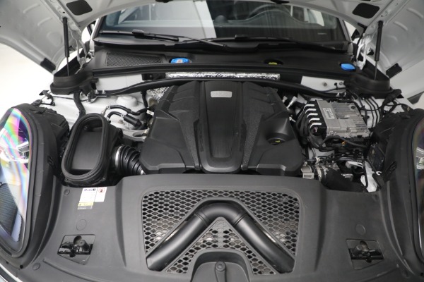 Used 2021 Porsche Macan Turbo for sale $84,900 at Alfa Romeo of Greenwich in Greenwich CT 06830 23