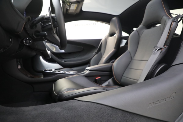 Used 2021 McLaren GT Luxe for sale $195,900 at Alfa Romeo of Greenwich in Greenwich CT 06830 28