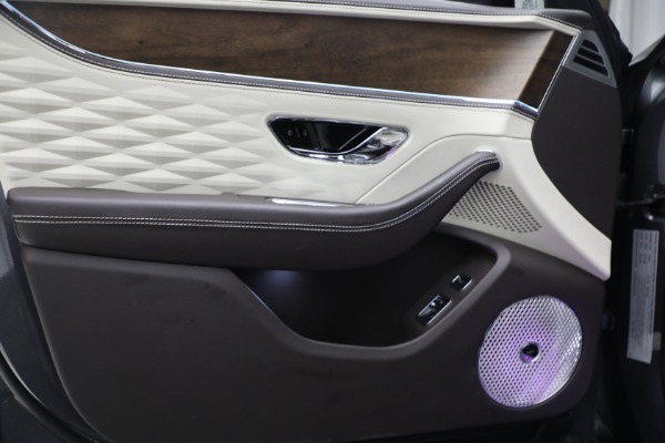 Used 2022 Bentley Flying Spur W12 for sale $249,900 at Alfa Romeo of Greenwich in Greenwich CT 06830 18