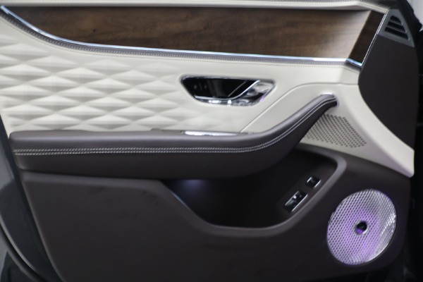 Used 2022 Bentley Flying Spur W12 for sale $249,900 at Alfa Romeo of Greenwich in Greenwich CT 06830 19