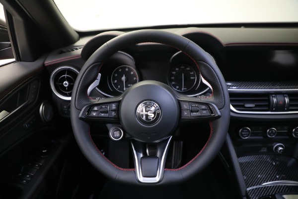 New 2023 Alfa Romeo Stelvio Estrema for sale $63,465 at Alfa Romeo of Greenwich in Greenwich CT 06830 18