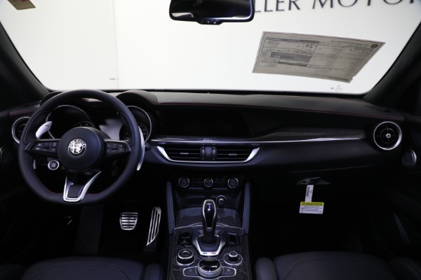 New 2023 Alfa Romeo Stelvio Estrema for sale $63,465 at Alfa Romeo of Greenwich in Greenwich CT 06830 19