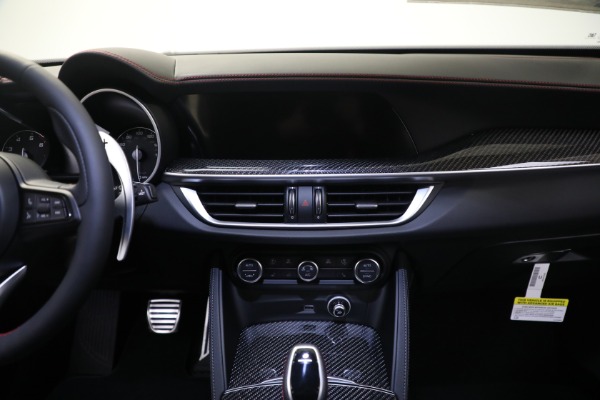 New 2023 Alfa Romeo Stelvio Estrema for sale $63,465 at Alfa Romeo of Greenwich in Greenwich CT 06830 20