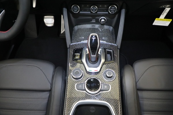 New 2023 Alfa Romeo Stelvio Estrema for sale $63,465 at Alfa Romeo of Greenwich in Greenwich CT 06830 21