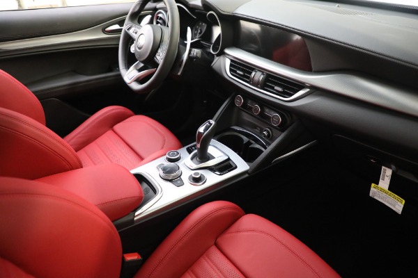 New 2023 Alfa Romeo Stelvio Veloce for sale $59,265 at Alfa Romeo of Greenwich in Greenwich CT 06830 15