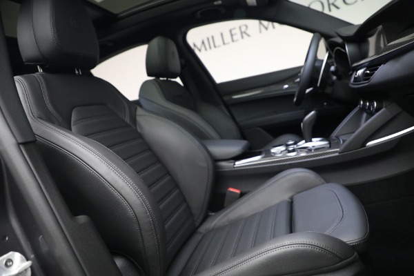 New 2023 Alfa Romeo Stelvio Quadrifoglio for sale $91,670 at Alfa Romeo of Greenwich in Greenwich CT 06830 20