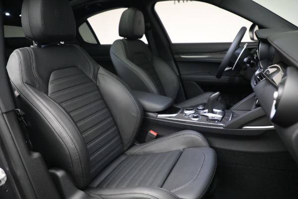New 2023 Alfa Romeo Stelvio Quadrifoglio for sale $91,670 at Alfa Romeo of Greenwich in Greenwich CT 06830 21