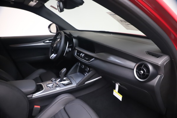 New 2023 Alfa Romeo Stelvio Veloce for sale $60,940 at Alfa Romeo of Greenwich in Greenwich CT 06830 19
