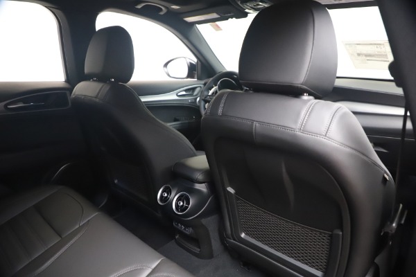 New 2023 Alfa Romeo Stelvio Veloce for sale $60,940 at Alfa Romeo of Greenwich in Greenwich CT 06830 24