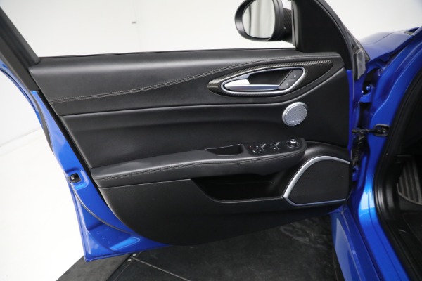 Used 2019 Alfa Romeo Giulia Ti Sport Carbon for sale $34,900 at Alfa Romeo of Greenwich in Greenwich CT 06830 16