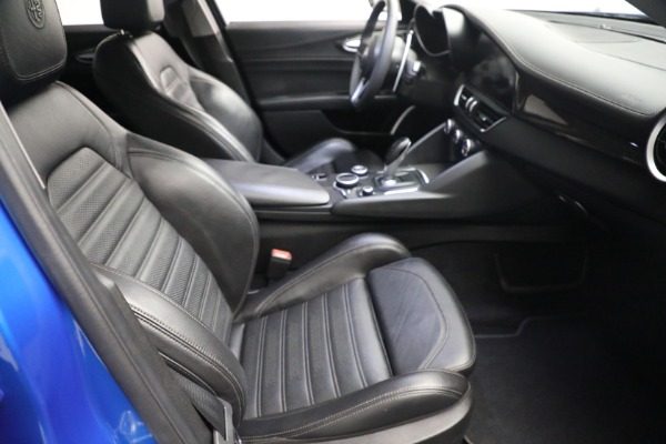 Used 2019 Alfa Romeo Giulia Ti Sport Carbon for sale $34,900 at Alfa Romeo of Greenwich in Greenwich CT 06830 18