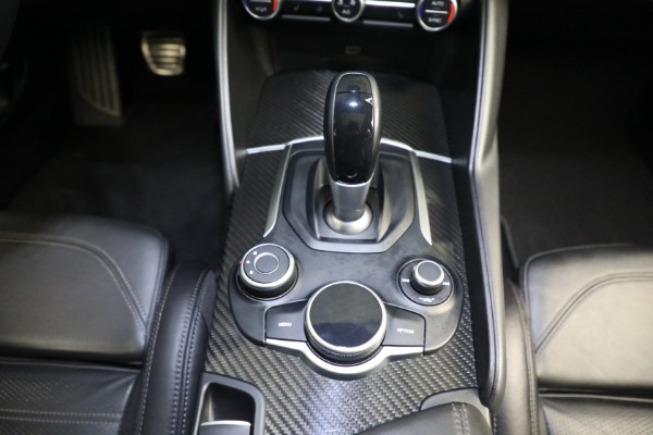 Used 2019 Alfa Romeo Giulia Ti Sport Carbon for sale $34,900 at Alfa Romeo of Greenwich in Greenwich CT 06830 27